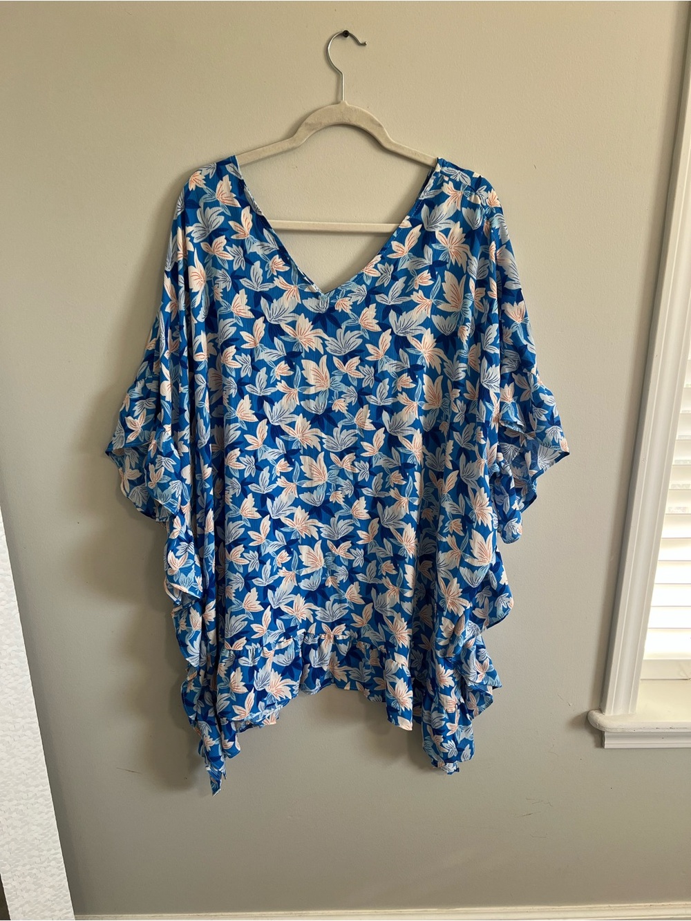 Blue Floral V-Neck Flutter-Sleeve Tunic